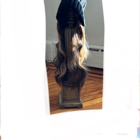 BEANIE W  Brown Wavy Hair Extension FULLY ATTACHED - Picture 8 of 15